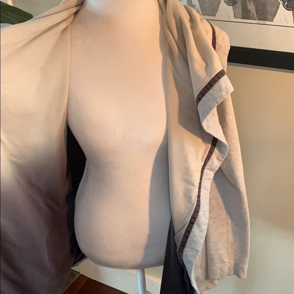 Lululemon wrap jacket - Picture 3 of 7